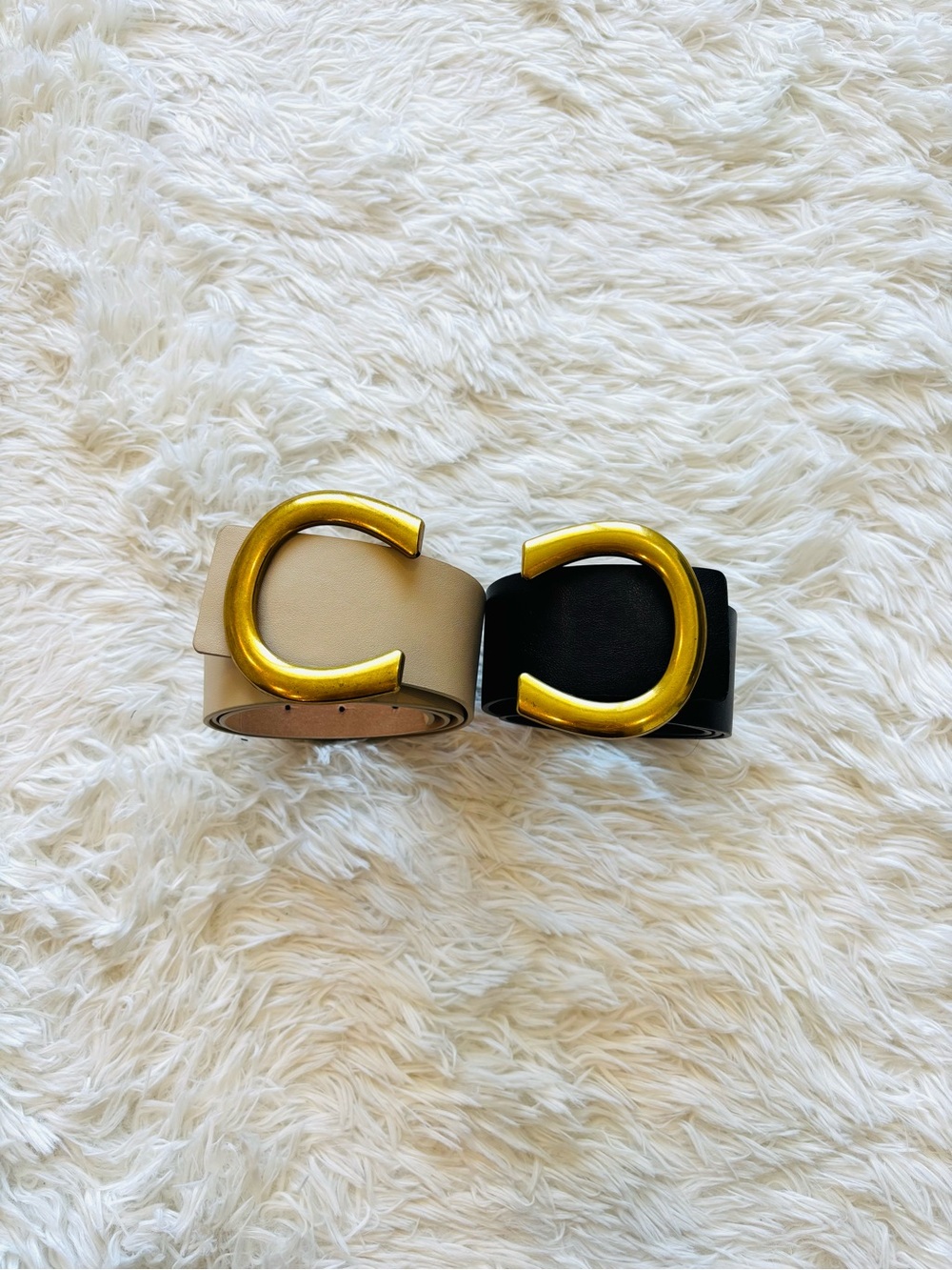 🤍NWOT! Set of 2 women belts with Gold Buckle - Black or Cream.